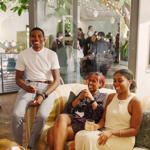 Carousel post from aurrome.