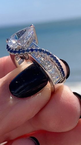 Video post from annelizabethjewelry.