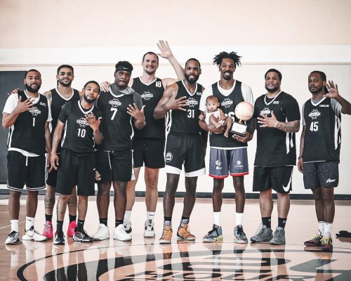 Carousel post from theroundleague.