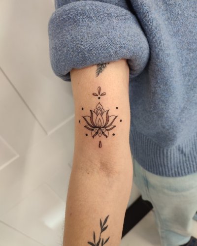 Photo post from lovetattoossandhurst.