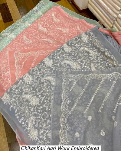 Carousel post from akbar_fabrics_.