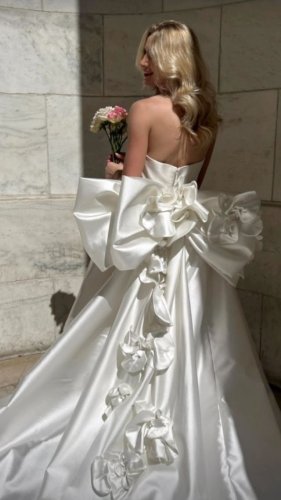 Video post from jolibride.