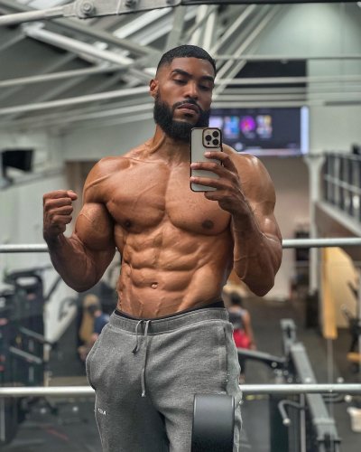 Carousel post from ph_gains.