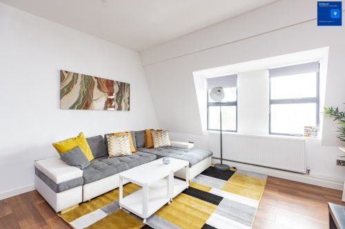 Photo post from kasarstays.