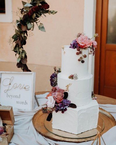 Carousel post from suesseboutique.