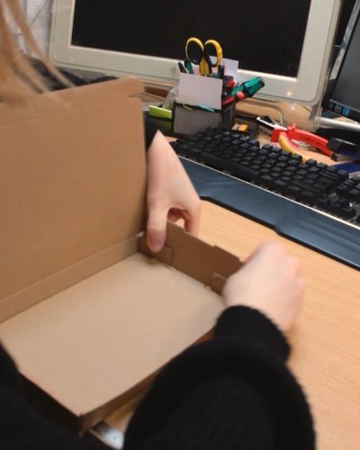 Video post from customcans_headphones.