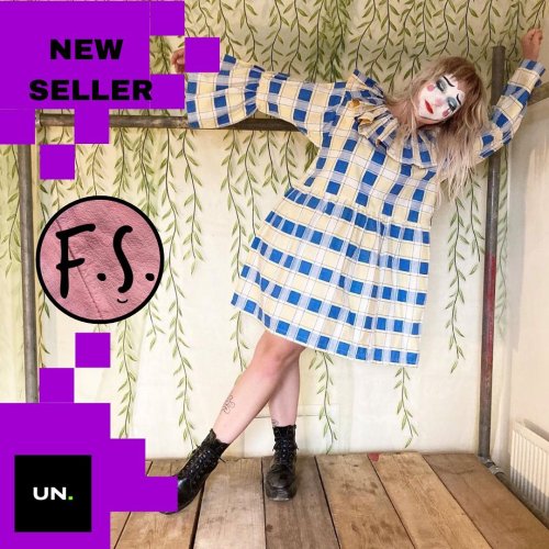 Carousel post from untaggedfashion.