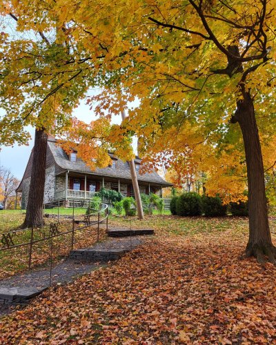 Carousel post from dutchesstourism.