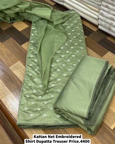 Carousel post from akbar_fabrics_.