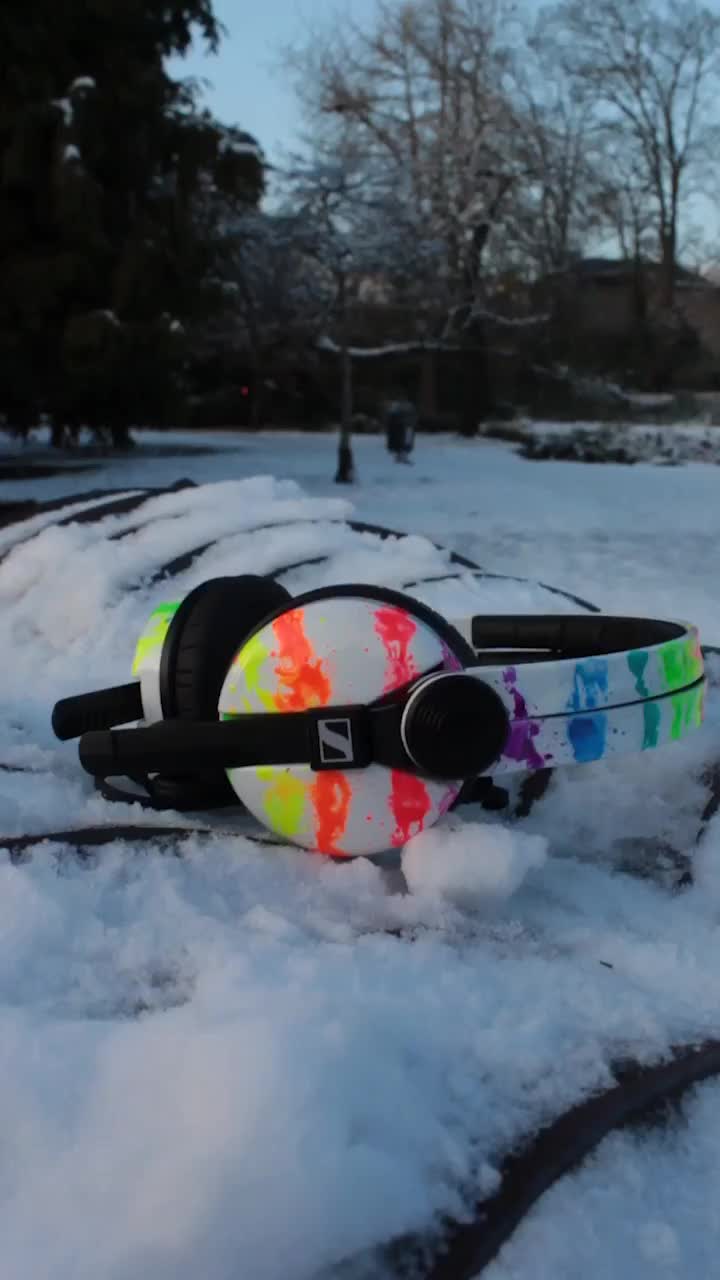 Video post from customcans_headphones.