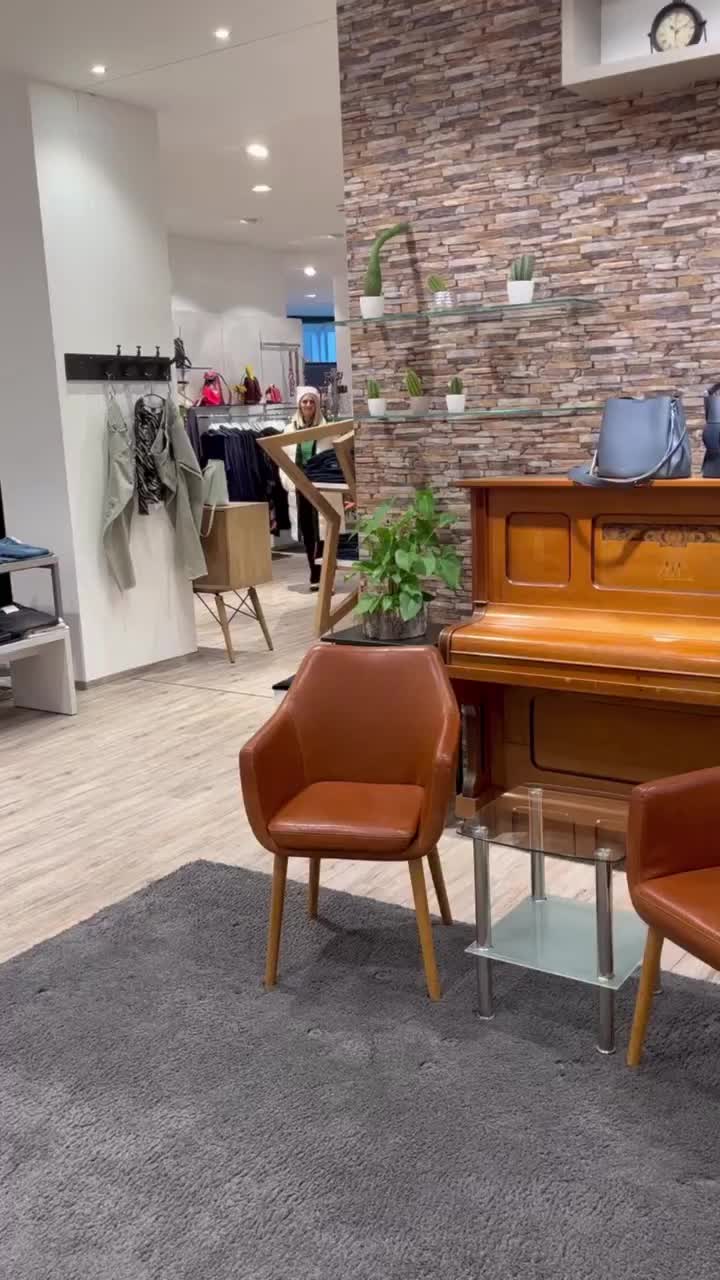 Video post from modehausbinder.