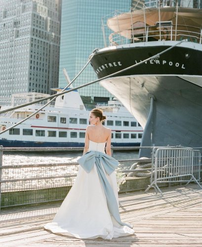 Carousel post from jolibride.