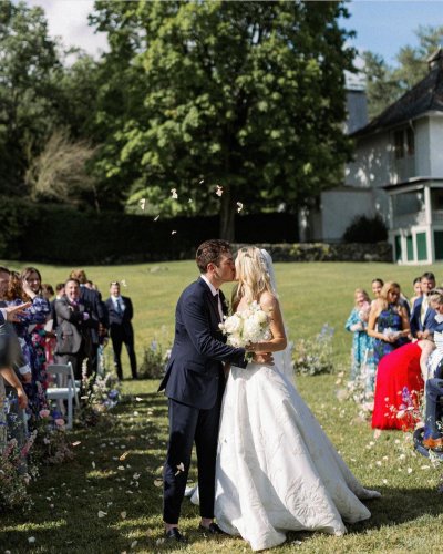 Carousel post from lelitebridal.