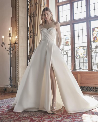 Carousel post from jolibride.