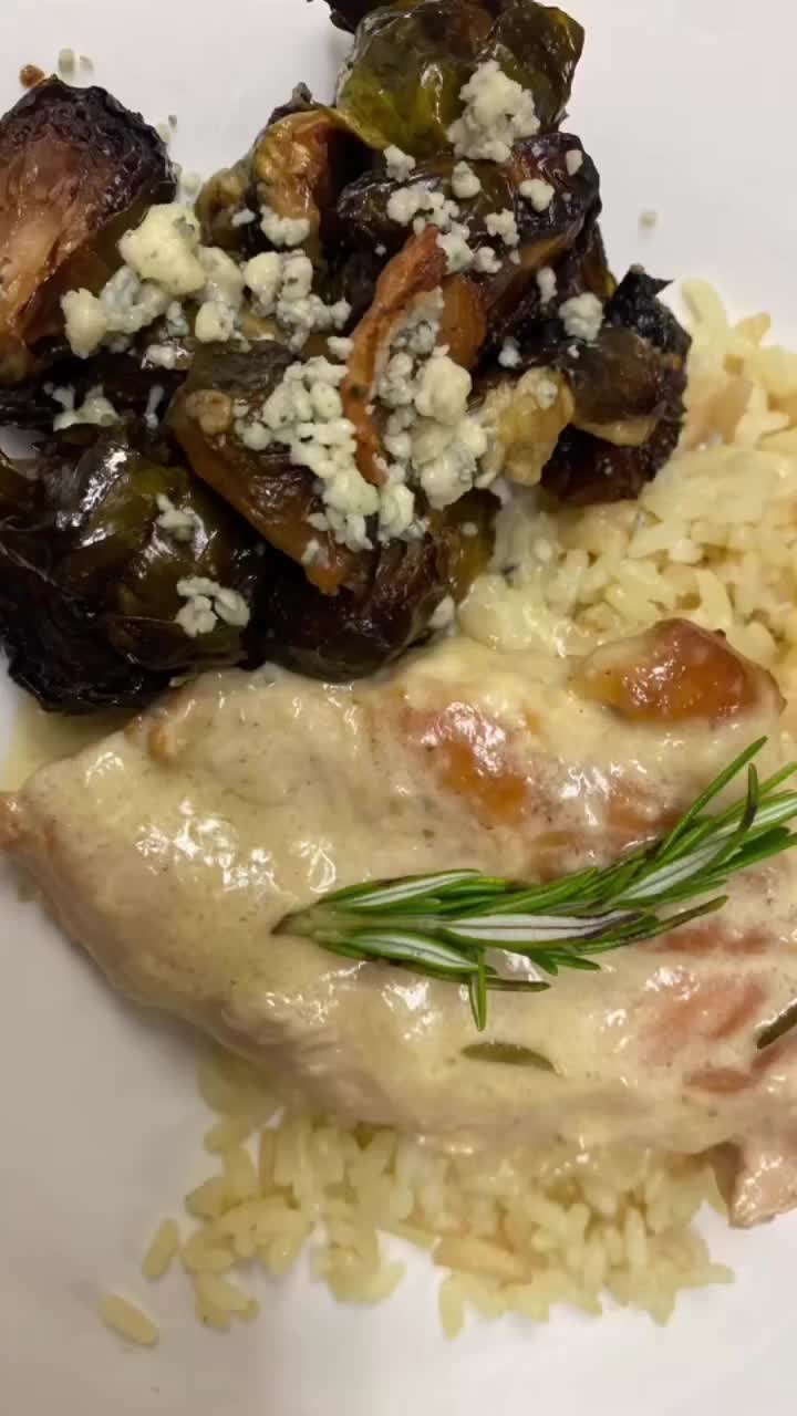 Video post from famous_creations_catering.