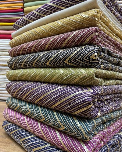 Carousel post from akbar_fabrics_.