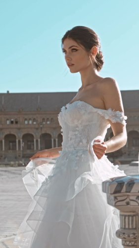 Video post from jolibride.