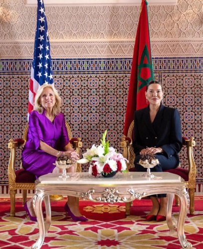 Carousel post from jolibride.