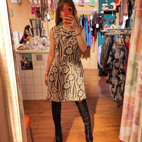 Carousel post from dotnsquare_vintage.