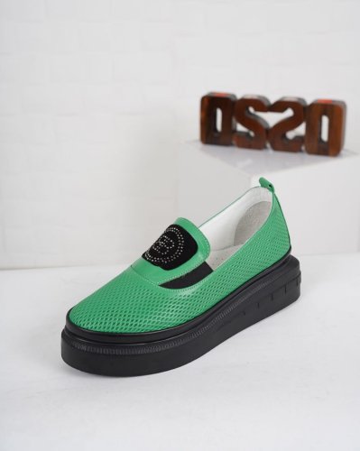 Carousel post from ossoshoes.