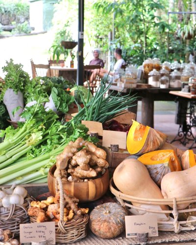 Carousel post from currumbinvalleyharvest.