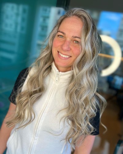 Carousel post from trindadehairstylist.