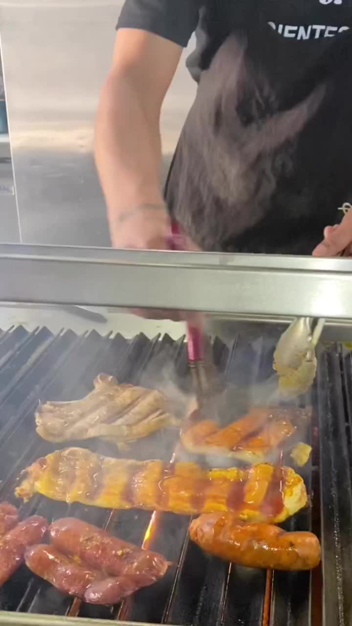 Video post from morogrill.