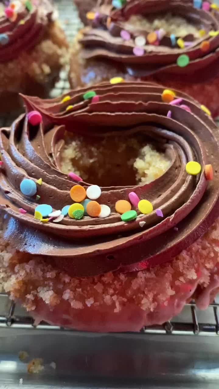 Video post from thedoughnutproject.