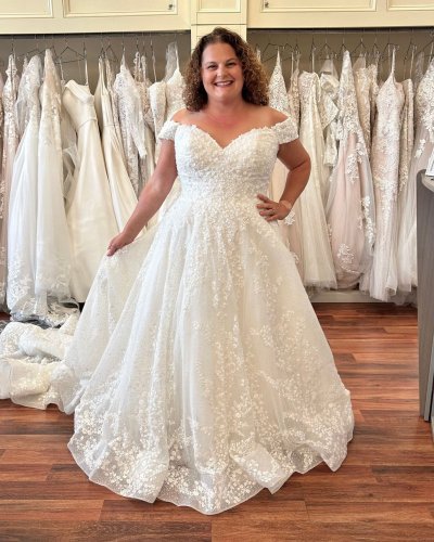 Carousel post from thecurvybridenj.