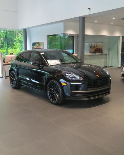 Carousel post from porschewarrington.