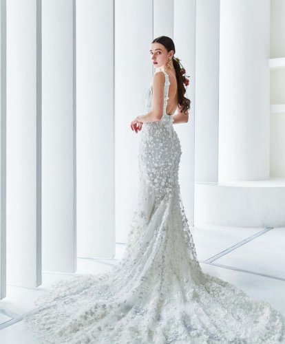 Carousel post from jolibride.