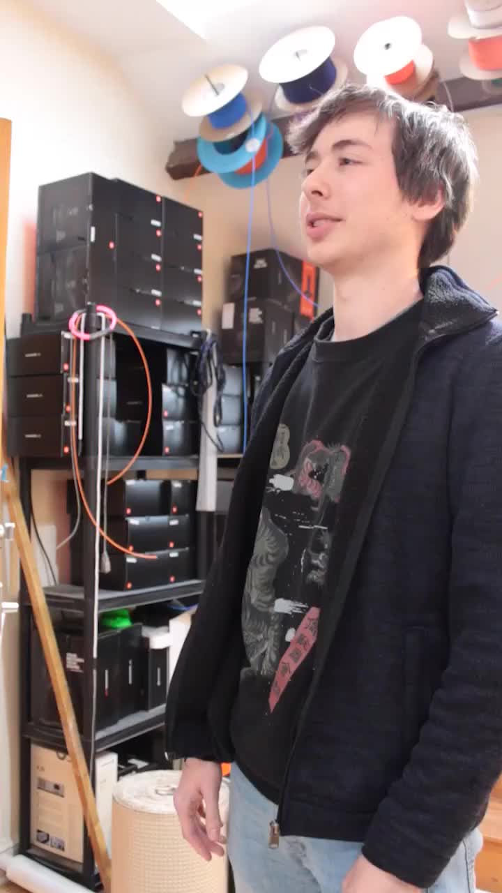 Video post from customcans_headphones.