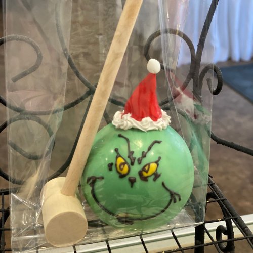 Carousel post from marquettescakestudio.