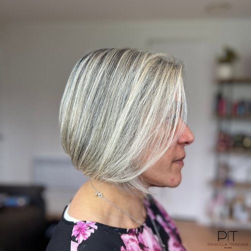 Carousel post from trindadehairstylist.