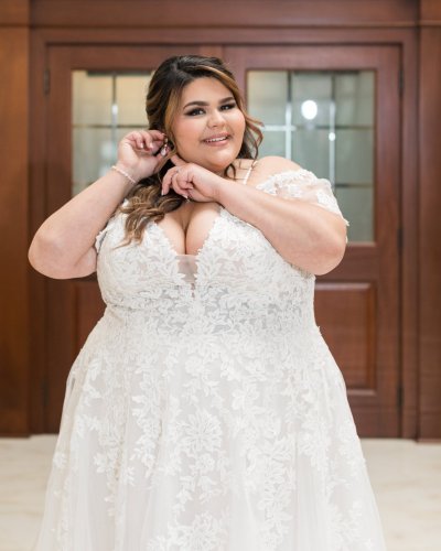 Carousel post from thecurvybridenj.