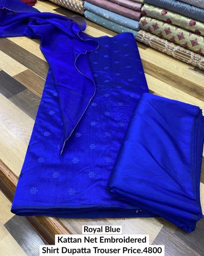 Carousel post from akbar_fabrics_.