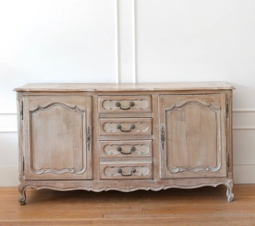 Carousel post from gildandco.