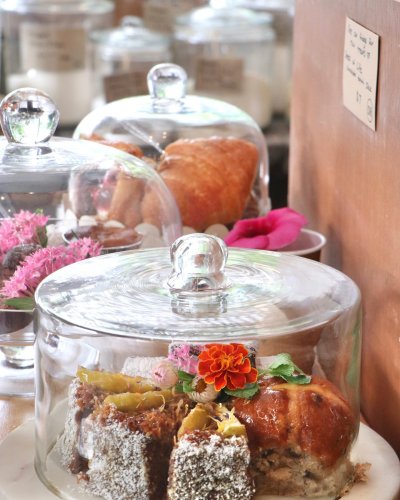 Carousel post from currumbinvalleyharvest.