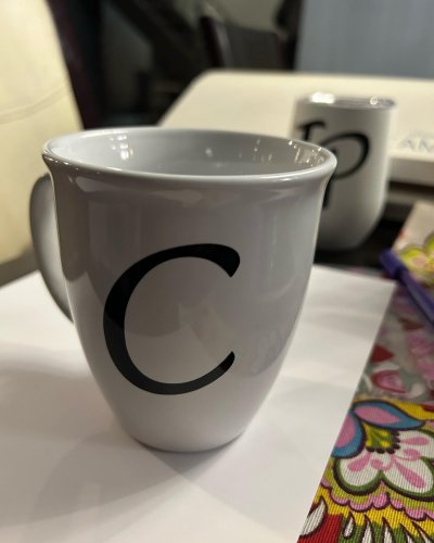 Carousel post from la_gifteria.