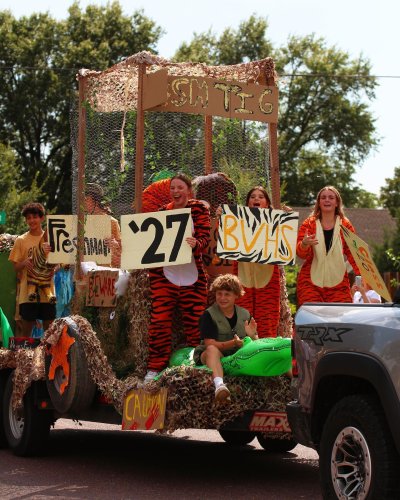 Carousel post from bvtigernews.