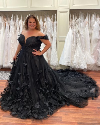 Carousel post from thecurvybridenj.