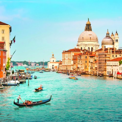 Photo post from taucktravel.