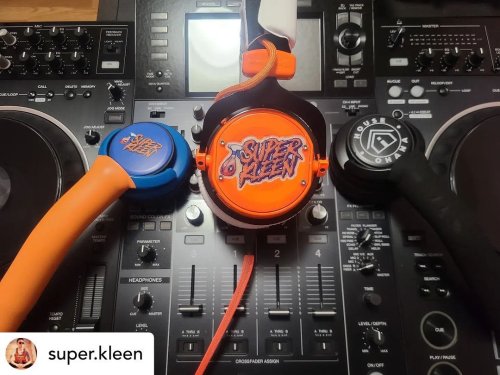 Photo post from customcans_headphones.