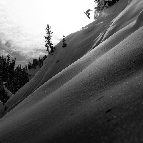 Carousel post from gnusnowboards.