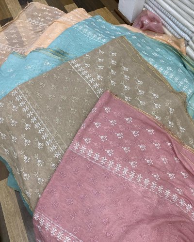 Carousel post from akbar_fabrics_.