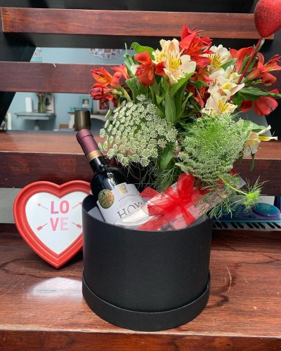 Carousel post from la_gifteria.