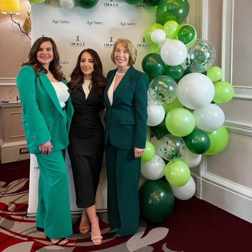 Carousel post from glasshouseretreat.