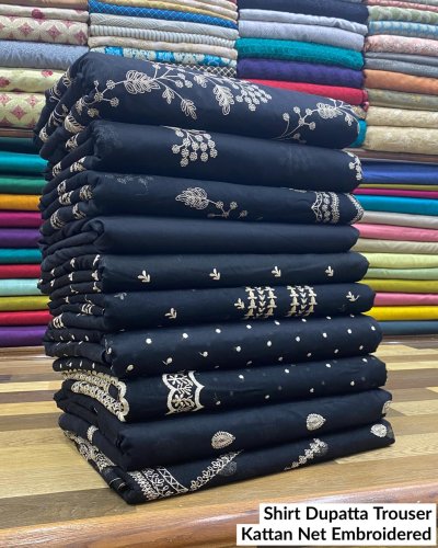 Carousel post from akbar_fabrics_.