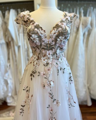 Photo post from thecurvybridenj.