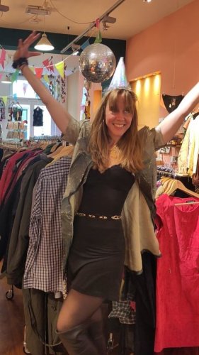 Video post from dotnsquare_vintage.